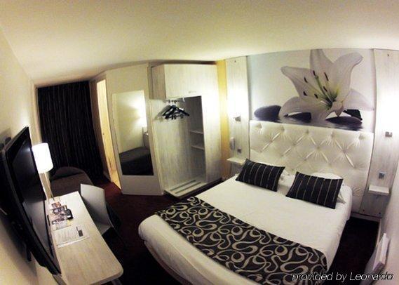 Logis - Hotel & Restaurant Des Lacs Paris Sud Viry-Châtillon Quarto foto