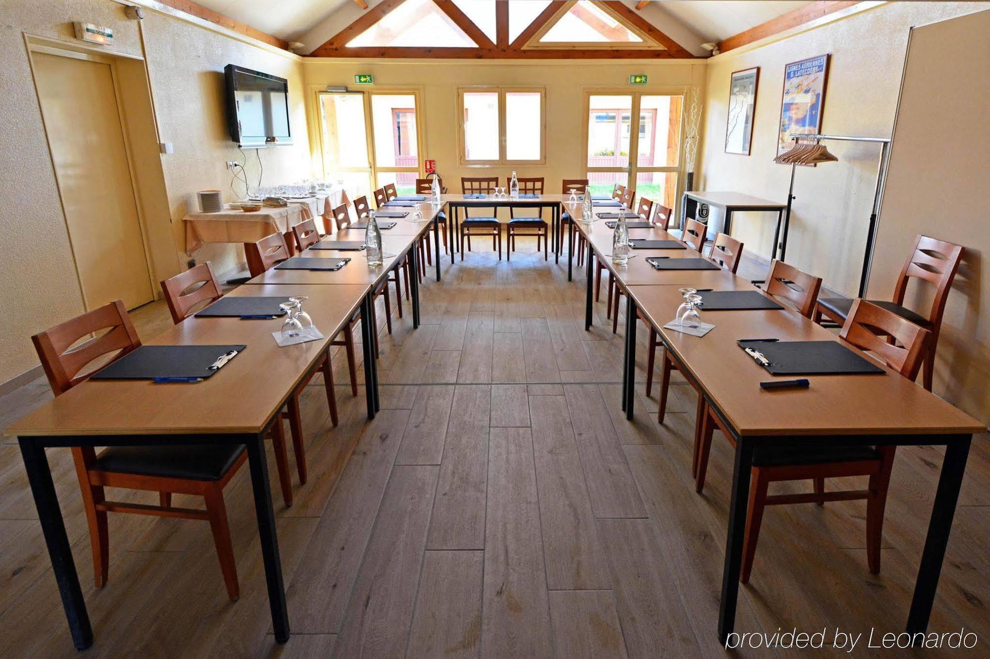 Logis - Hotel & Restaurant Des Lacs Paris Sud Viry-Châtillon Exterior foto